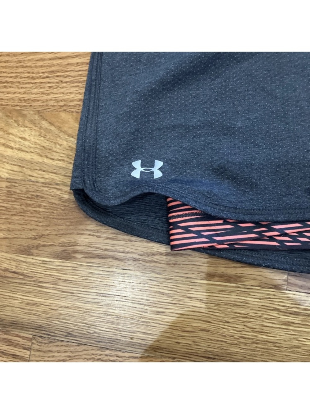 Under Armour Women's Active Shorts Bundle Gray.  Poly/Nylon Sz M EUC - Picture 8 of 10
